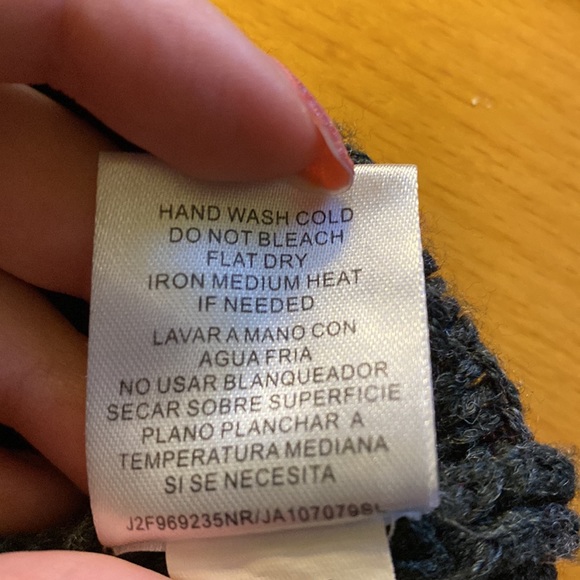 Joseph A Oversized Cable Sweater - Picture 7 of 7